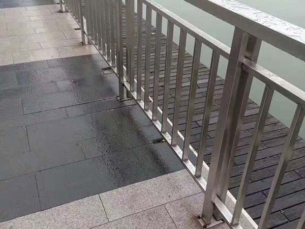 不銹鋼護(hù)欄案例